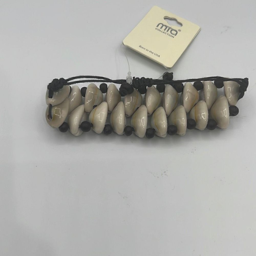 Mia Collection seashell bracelet adjustable pull - Picture 3 of 4